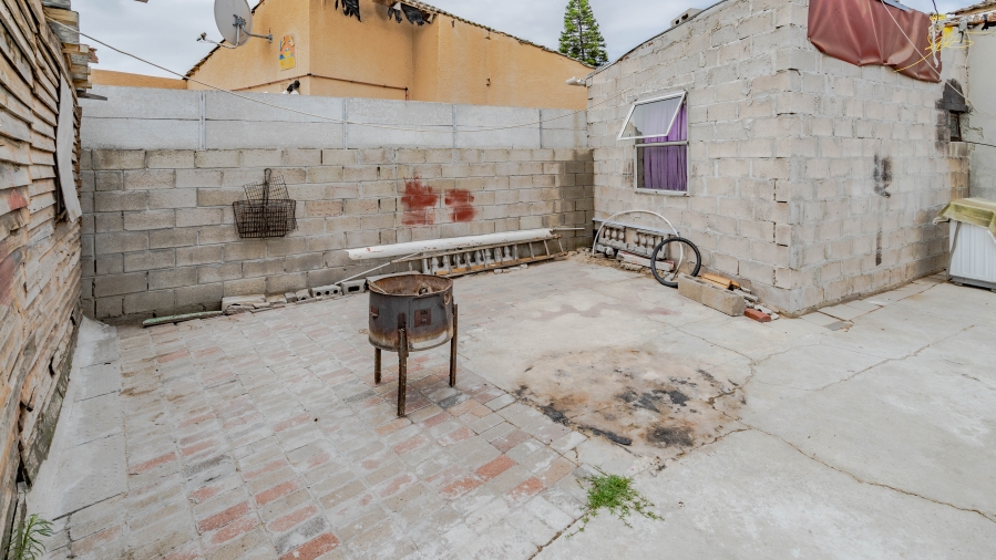 2 Bedroom Property for Sale in Hillcrest Heights Western Cape